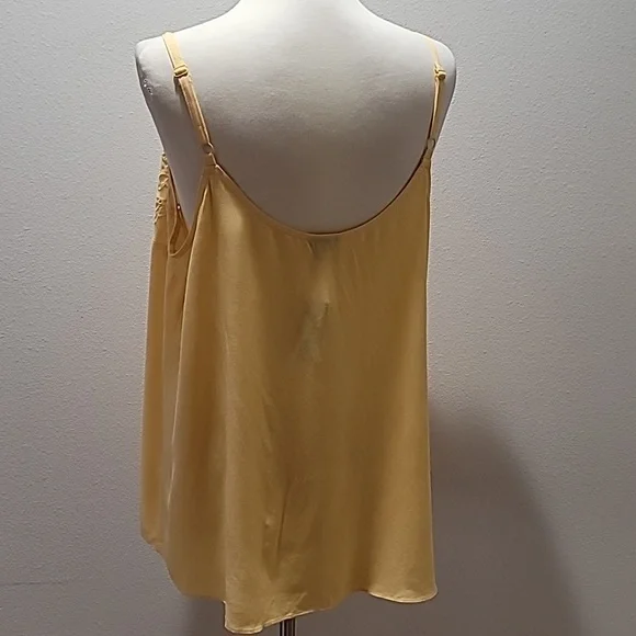 TORRID YELLOW TANK TOP EMBROIDERED EYELET CAMISOLE SLEEVELESS V NECK BLOUSE 1X - Picture 7 of 12